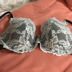 Victoria’s Secret Lace Overlay Bra-NWT